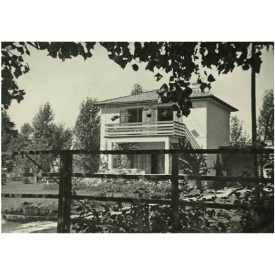 A Fekete család nyaralója Balatonkenesén